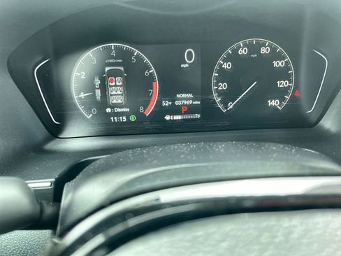 Used 2025 Honda Pilot Touring image 12