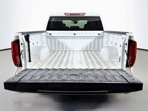 Certified 2025 GMC Sierra 1500 SLT RWD image 24