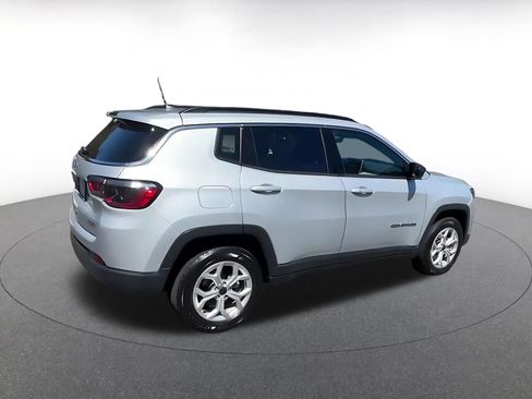 Used 2025 Jeep Compass Latitude AWD/4WD image 15