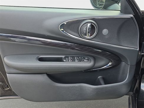 Used 2019 MINI Cooper Clubman S image 30