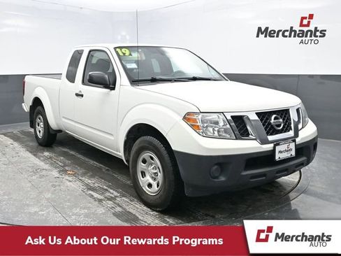 Used 2019 Nissan Frontier S image 1