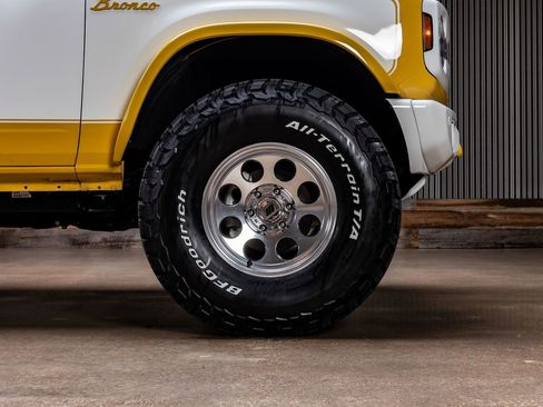 Used 2023 Ford Bronco Heritage Edition AWD/4WD image 12