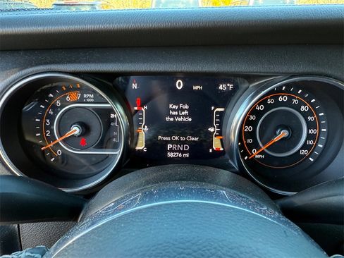 Certified 2022 Jeep Wrangler Unlimited Sahara w/ LED Lighting Group image 24