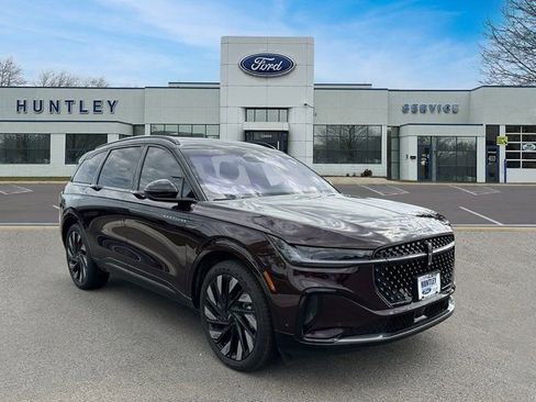 Used 2024 Lincoln Nautilus Reserve w/ Equipment Group 202A image 4