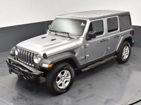 Used 2018 Jeep Wrangler Unlimited Sport S image 23