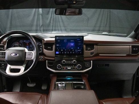 Used 2022 Ford Expedition Limited image 24