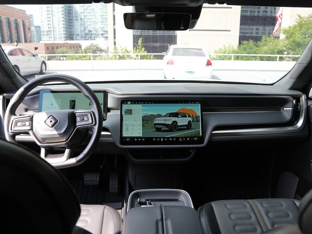 Used 2025 Rivian R1S Adventure Dual AWD/4WD image 23