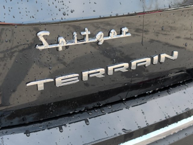 Used 2023 GMC Terrain SLT w/ LPO, Floor Liner Package FWD image 39