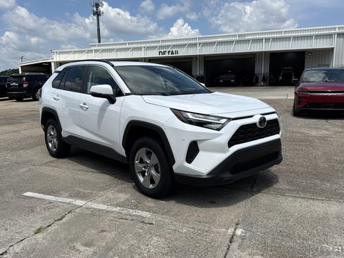 Used 2023 Toyota RAV4 XLE w/ Convenience Package FWD image 1