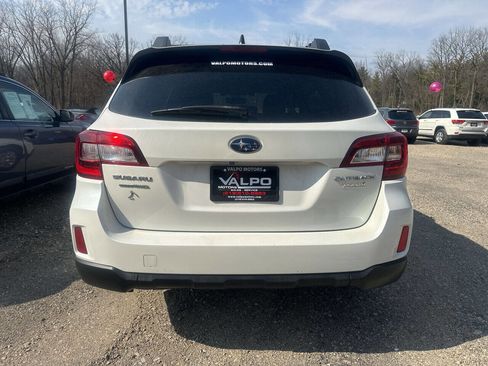 Used 2017 Subaru Outback 2.5i Premium image 6