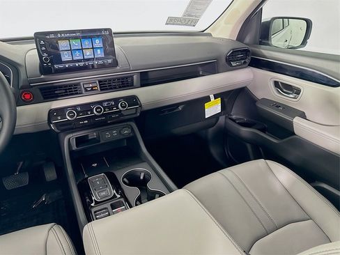 New 2025 Honda Pilot EX-L image 32