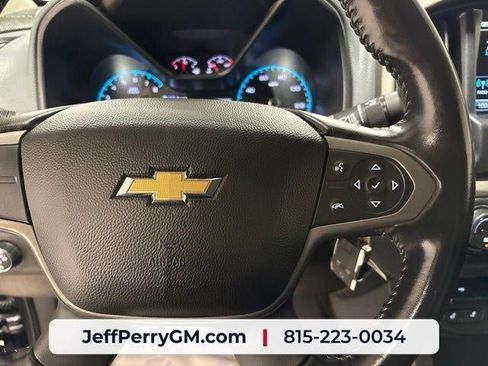 Used 2017 Chevrolet Colorado Z71 AWD/4WD image 16