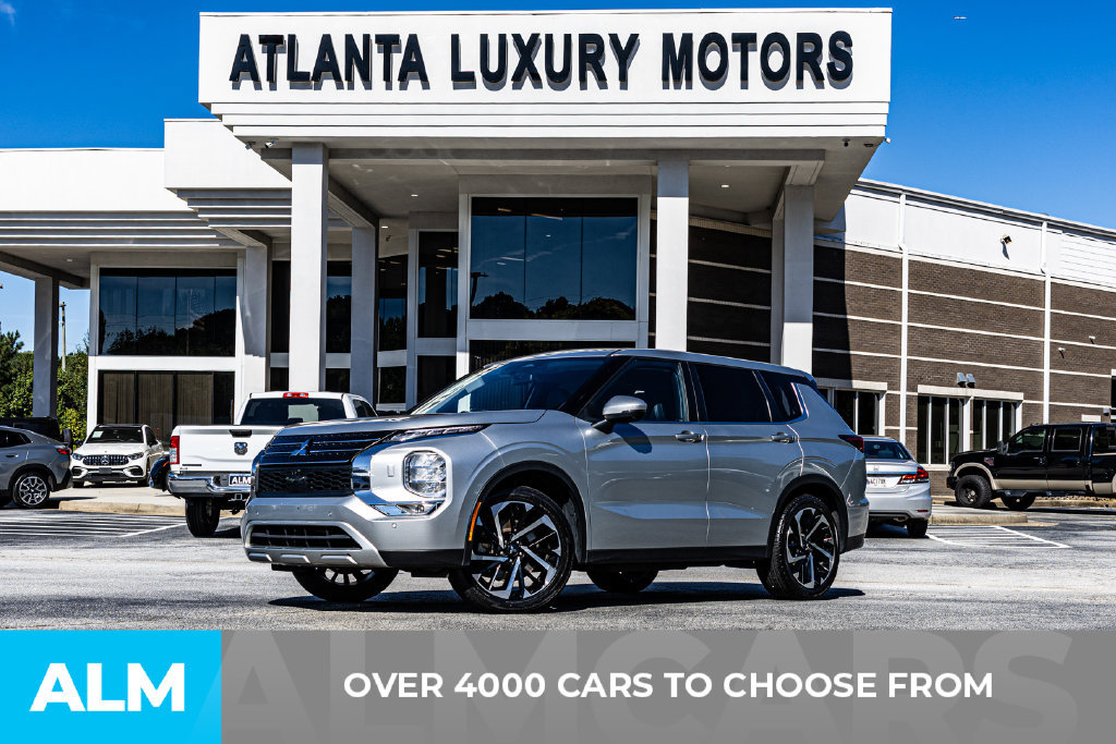 Used 2024 Mitsubishi Outlander SE AWD/4WD image 2