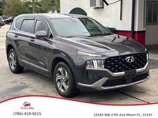 Used 2023 Hyundai Santa Fe SE image 1