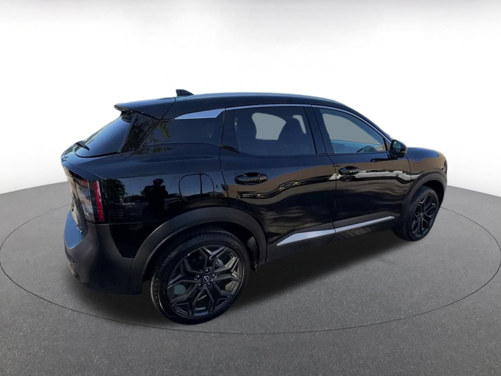 Used 2026 Nissan Kicks SR AWD/4WD image 14