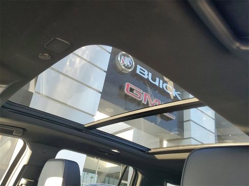 Used 2024 GMC Yukon XL Denali image 36