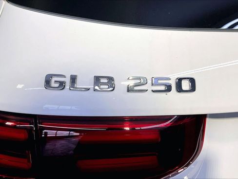 New 2026 Mercedes-Benz GLB 250 4MATIC image 6