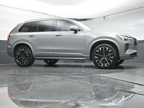 Certified 2026 Volvo XC90 B6 Plus w/ Protection Package Premier AWD/4WD image 33