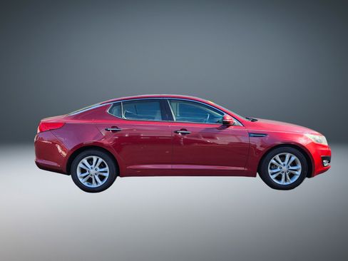 Used 2013 Kia Optima EX w/ Premium Pkg image 2