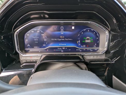 Used 2022 Chevrolet Silverado 1500 ZR2 w/ Technology Package image 27