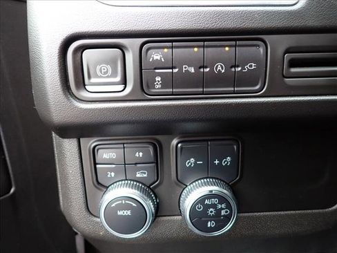 Used 2021 GMC Yukon SLT w/ SLT Premium Package AWD/4WD image 19
