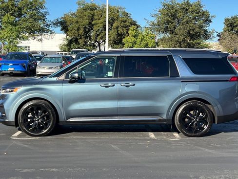 Used 2024 Kia Carnival SX Prestige image 7