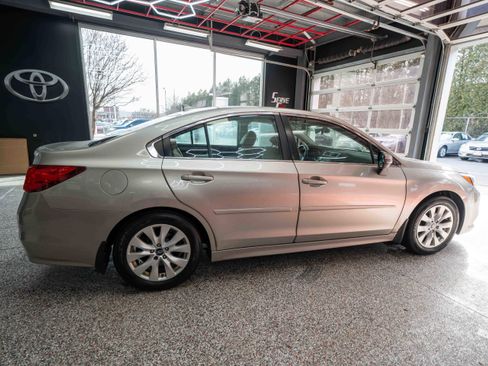 Used 2017 Subaru Legacy 2.5i Premium image 4