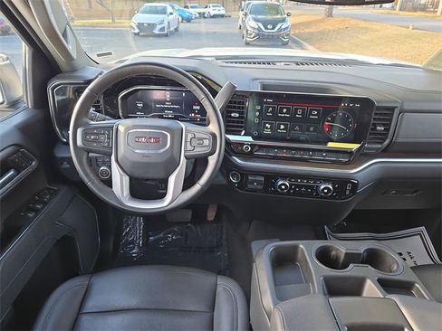 Used 2025 GMC Sierra 1500 SLT image 13