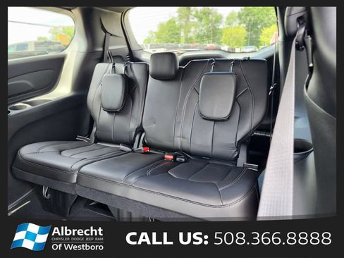 New 2026 Chrysler Pacifica Select w/ S Appearance Package AWD/4WD image 17