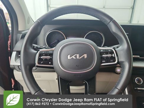 Used 2023 Kia Carnival LX FWD image 21