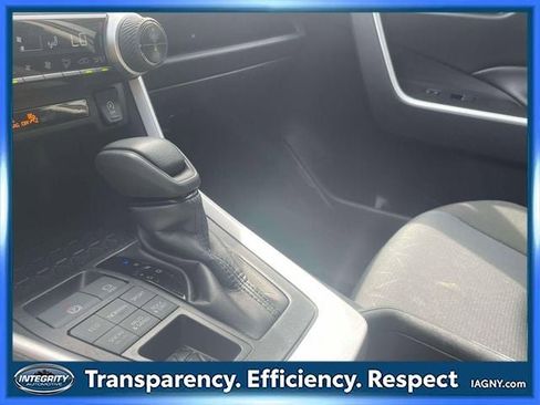 Used 2025 Toyota RAV4 XLE AWD/4WD image 27