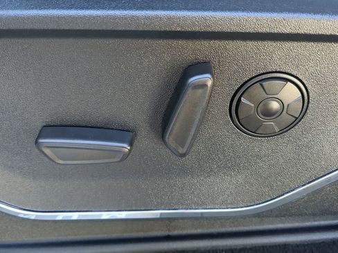 Used 2023 Ford F450 Platinum w/ FX4 Off-Road Package image 30