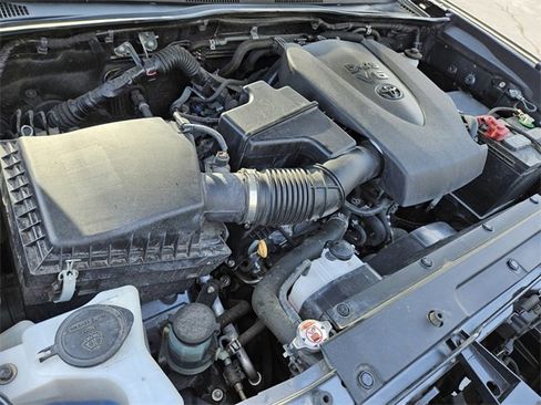Used 2023 Toyota Tacoma TRD Sport image 17