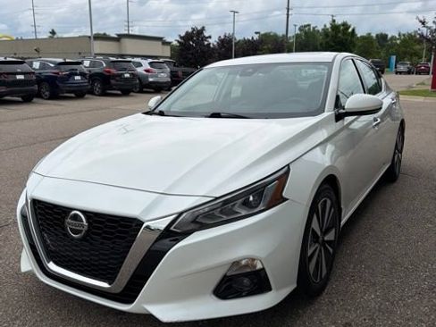Used 2019 Nissan Altima 2.5 SL FWD image 1