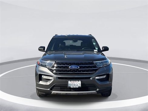 Used 2020 Ford Explorer XLT w/ Equipment Group 202A image 2