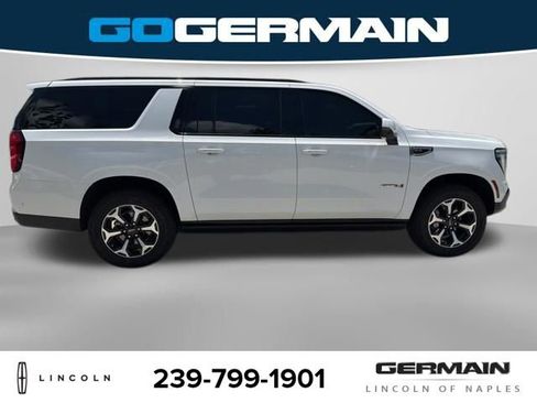Used 2025 GMC Yukon XL AT4 w/ AT4 Premium Package AWD/4WD image 8
