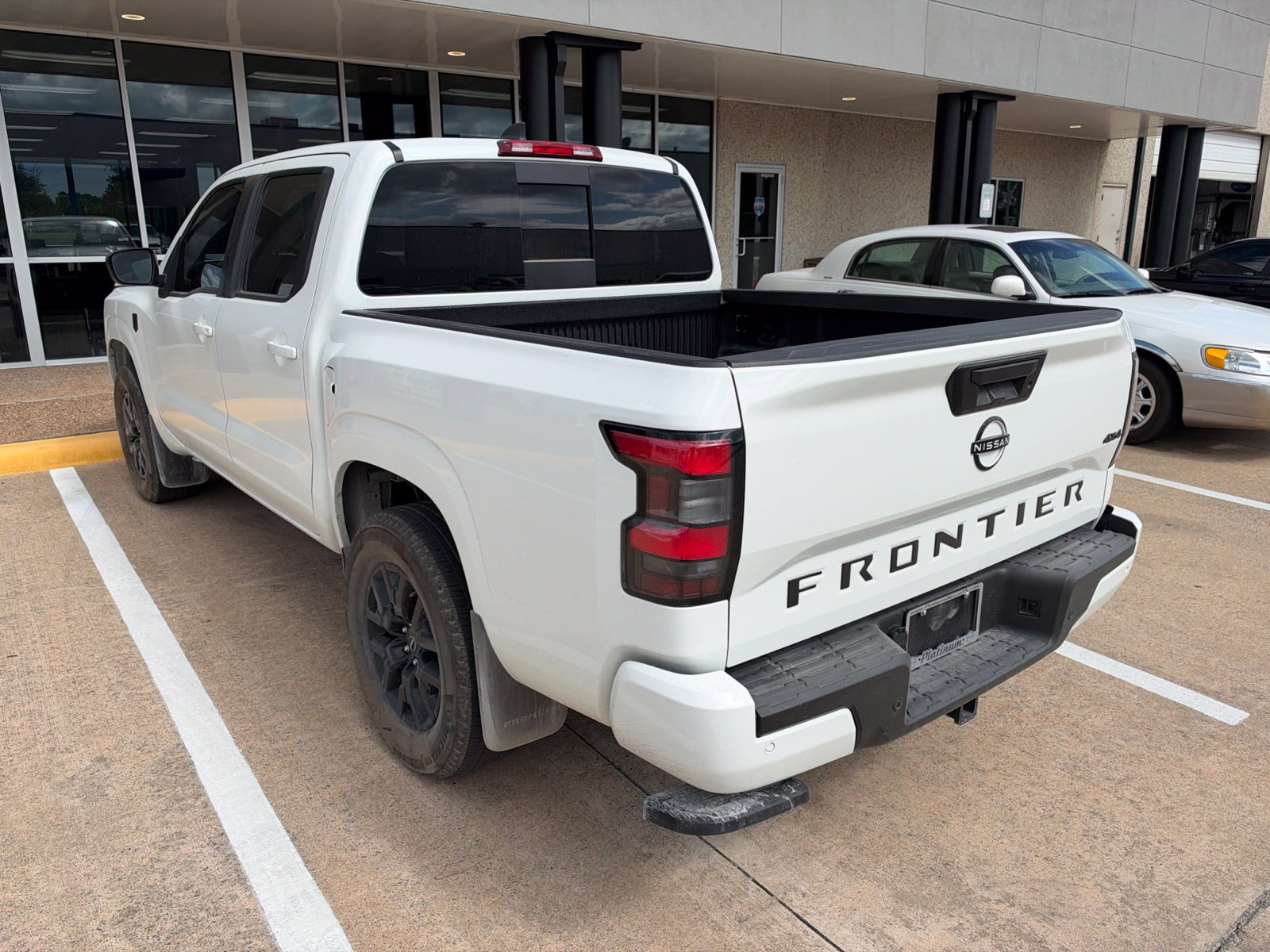 Used 2026 Nissan Frontier SV w/ Tow Package AWD/4WD image 3
