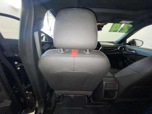 Used 2024 Chevrolet Trax RS w/ Sunroof Package FWD image 35