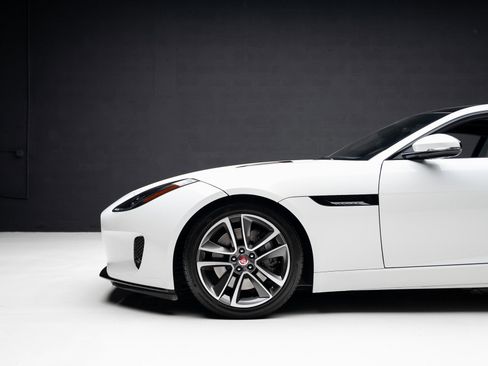 Used 2020 Jaguar F-TYPE Coupe image 17
