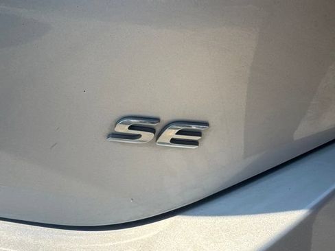 Used 2018 Toyota Corolla SE FWD image 8