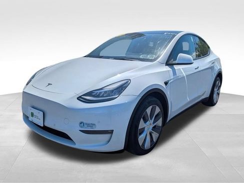Used 2022 Tesla Model Y Long Range AWD/4WD image 3