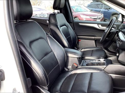 Used 2023 Ford Escape Platinum image 7