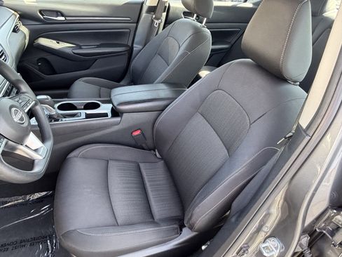 Used 2024 Nissan Altima 2.5 SV FWD image 14