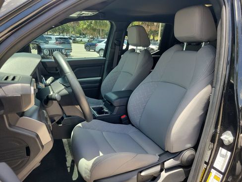 Used 2024 Toyota Tacoma SR5 w/ SR5 Upgrade Package RWD image 15