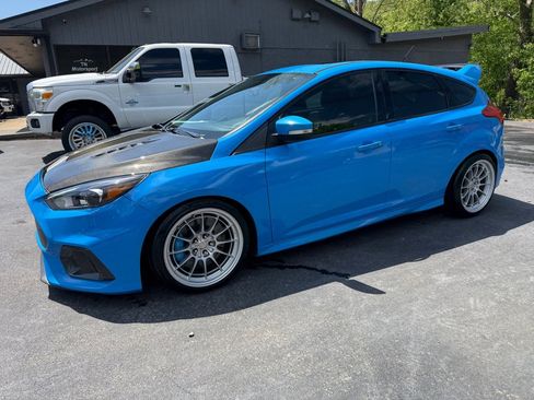 Used 2017 Ford Focus RS AWD/4WD image 6