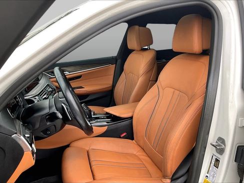 Used 2019 BMW 530i w/ Luxury Package RWD image 8