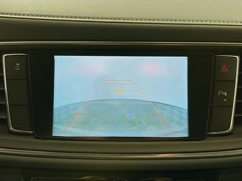 Used 2019 Buick Enclave Essence image 21