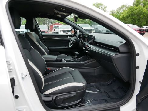Used 2025 Kia K5 GT-Line AWD/4WD image 8