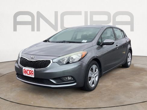 Used 2016 Kia Forte LX image 9