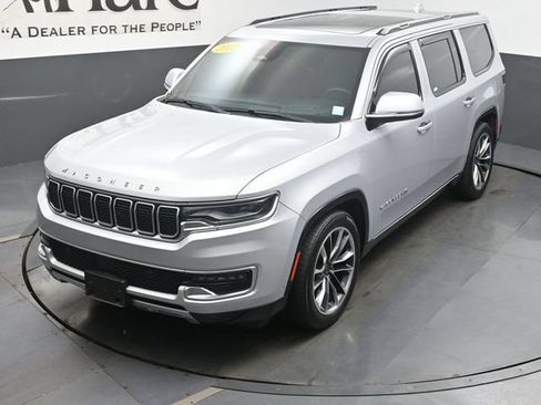 Used 2022 Jeep Wagoneer Series III w/ Premium Group I AWD/4WD image 47